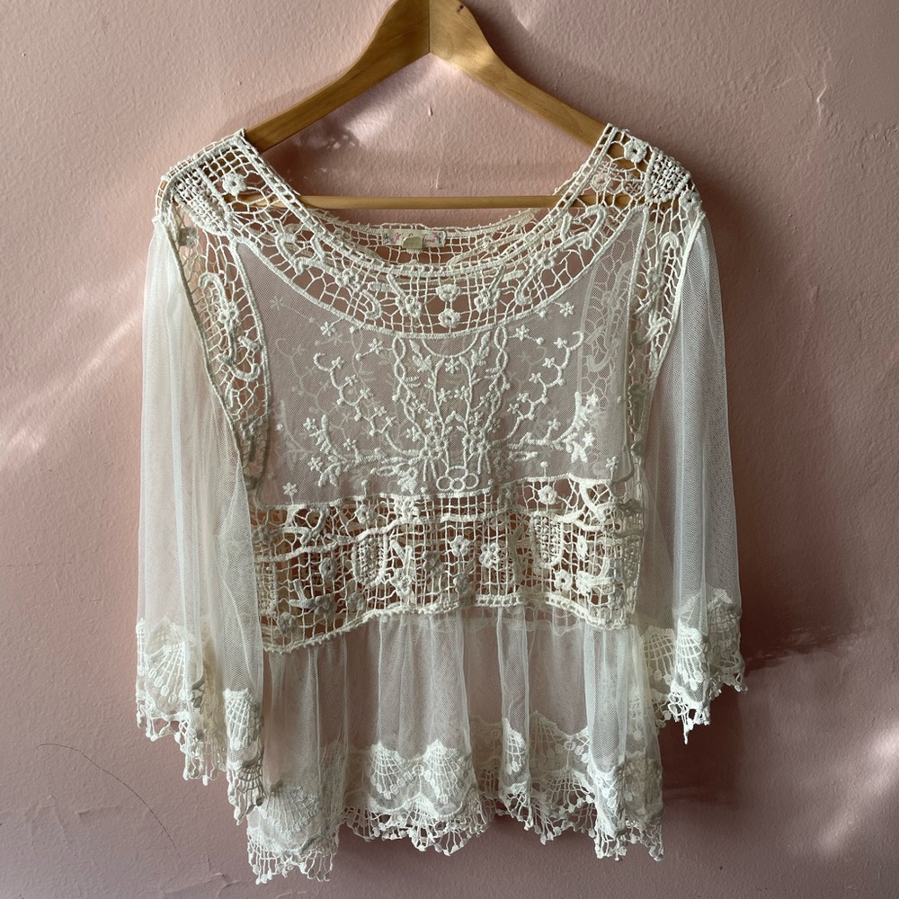 Boho style lace top size small - Picture 2 of 8